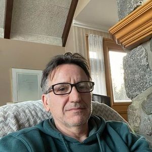 Meet your Posher, Gil